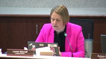 Dr. Lauren Shernoff  discusses grading policy changes at the April 8, 2025 school board meeting.  Photo provided by LCPS School Board.